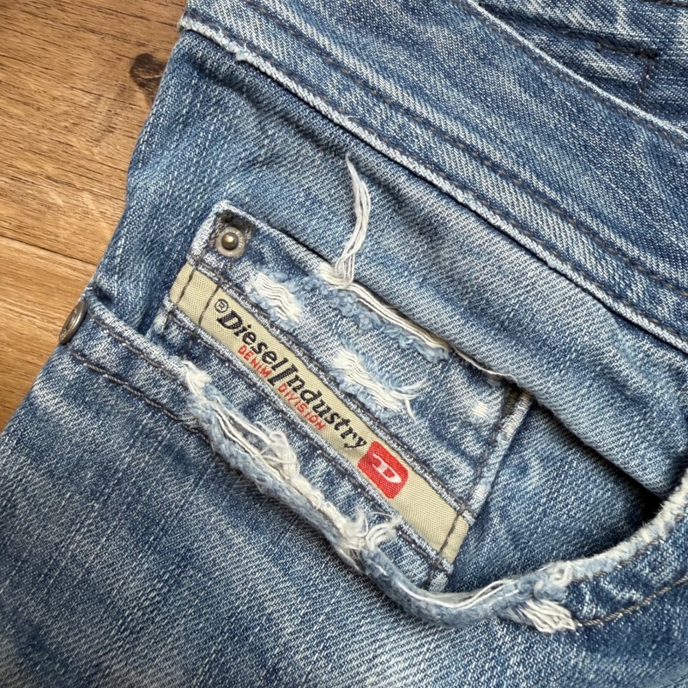 Diesel Buster Jeans Mens 30x32 Blue Light Wash Slim Tapered Distressed 0842N - Picture 9 of 14